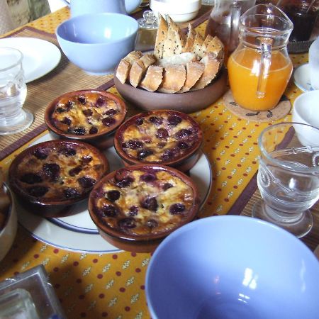 Bize De La Tour Bed & Breakfast Saint-Bonnet-du-Gard Bagian luar foto