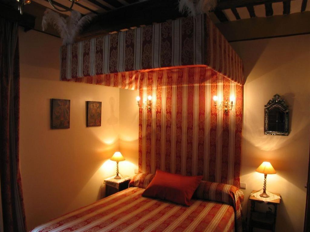 Bize De La Tour Bed & Breakfast Saint-Bonnet-du-Gard Ruang foto