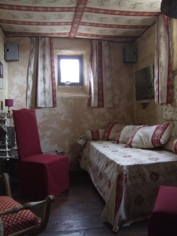 Bize De La Tour Bed & Breakfast Saint-Bonnet-du-Gard Ruang foto