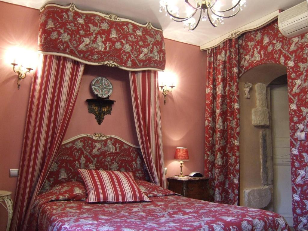Bize De La Tour Bed & Breakfast Saint-Bonnet-du-Gard Ruang foto