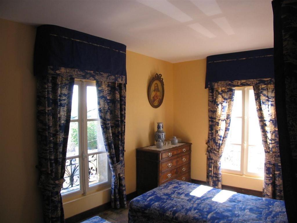 Bize De La Tour Bed & Breakfast Saint-Bonnet-du-Gard Ruang foto