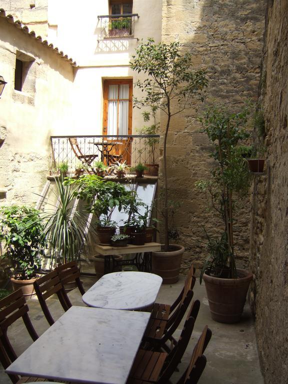 Bize De La Tour Bed & Breakfast Saint-Bonnet-du-Gard Bagian luar foto